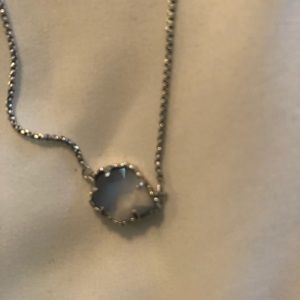 Kendra Scott necklace